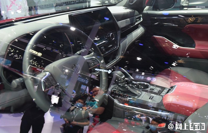 丰田皇冠陆放配置曝光 供后排座椅加热 或25万起售-图5