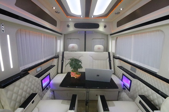 奔驰斯宾特 内饰主流53寸大电视火爆开售-图11