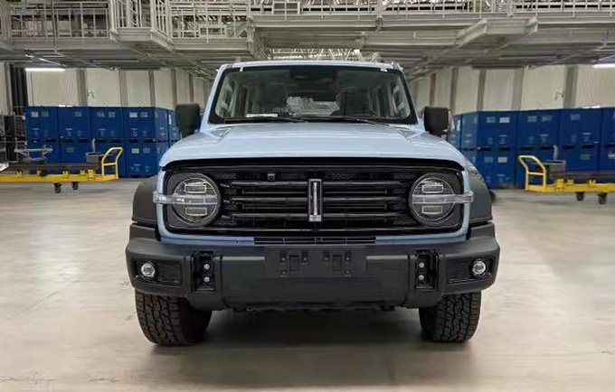 WEY坦克300新车型上市增等3项配置 售23万元-图2