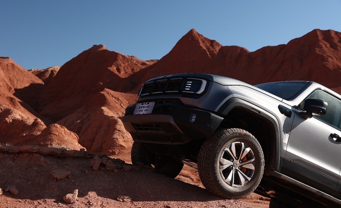 18.98万起就可入手专业越野利器全新BJ40刀锋英雄版开启预售-图4