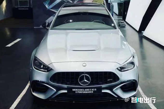 奔驰新款AMG C63国内实拍换2.0T四缸 动力更强-图1