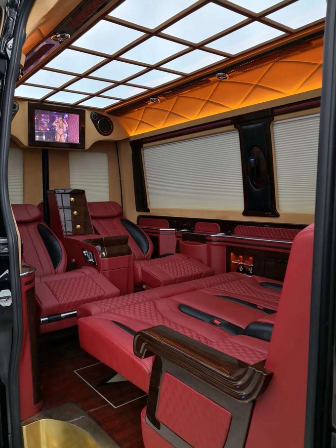 18奔驰斯宾特改装商务房车 库存2台清仓-图5