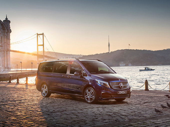 奔驰V级手工定制版 配咖啡机和冰箱/采用高端皮革-图1