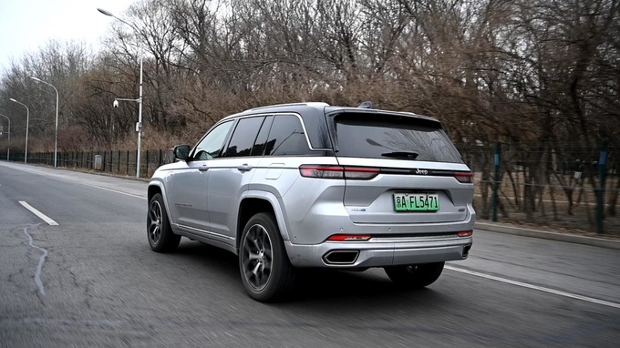 《豪华180》全新大切诺基4xe能否成为越野传奇的新篇章-图44