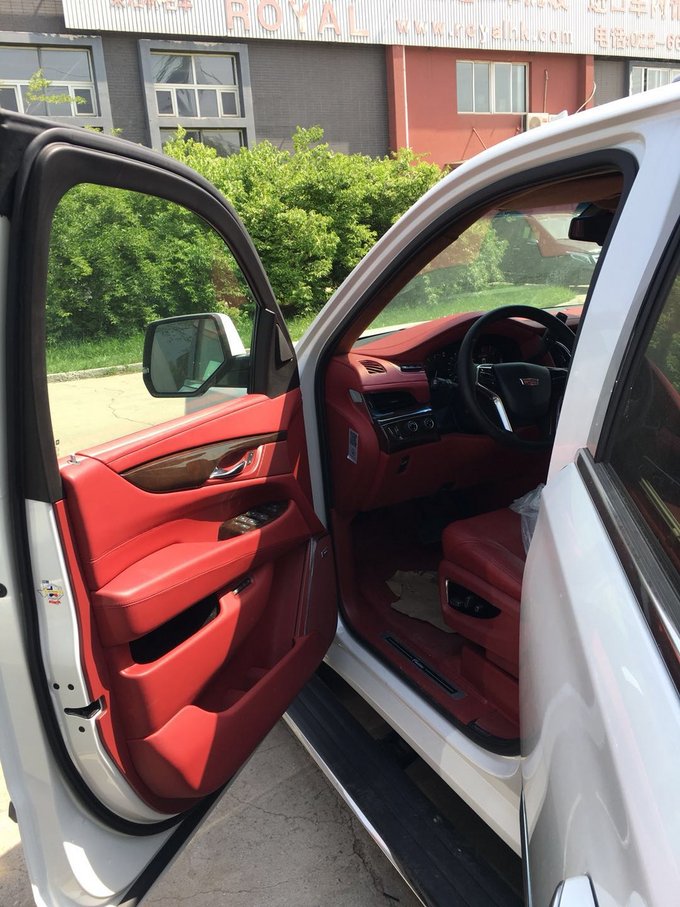 2016款凯迪拉克凯雷德 豪华总裁版138万-图3