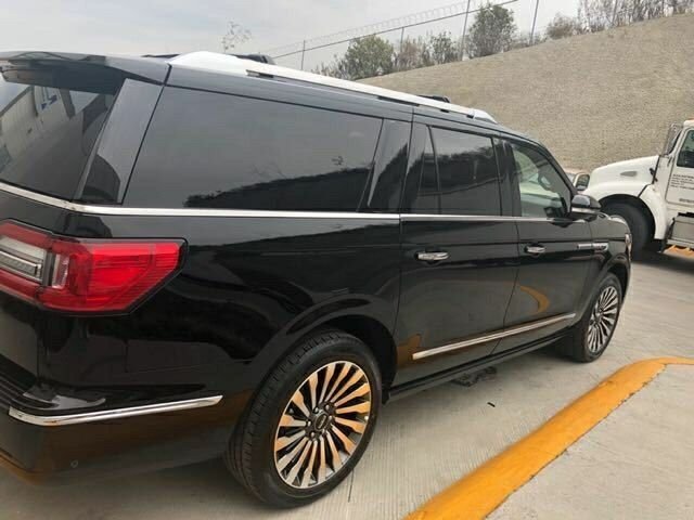 18林肯领航员总统版 全尺寸七座陆地方舟-图3