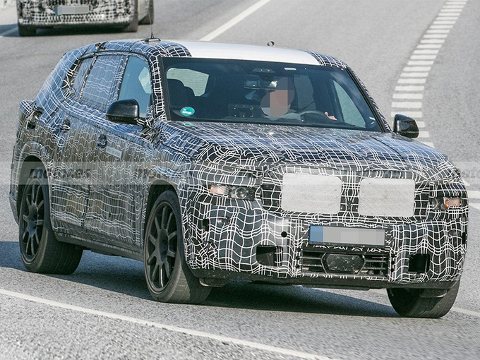 宝马X8最新谍照图配分体式头灯/全系搭四轮驱动-图1
