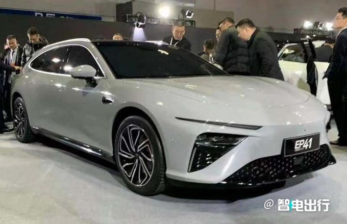 哪吒S獵裝版無(wú)偽實(shí)拍配激光雷達(dá) 或命名SS-圖3