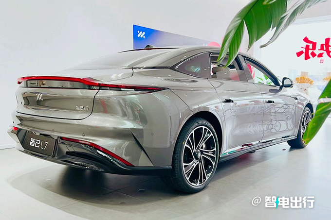 智己4S店新L7 2月24日上市预计售20-30万-图3
