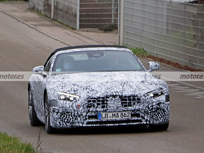 奔驰全新SL谍照曝光 配搭帆布车顶/与AMG GT同平台-图1