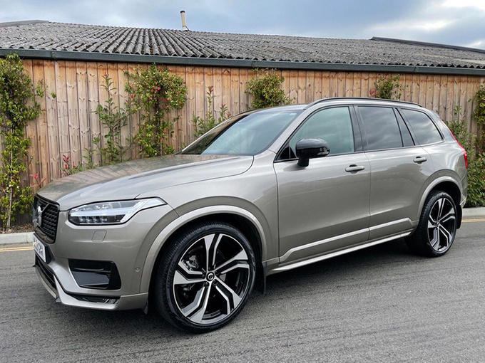沃尔沃XC90海外实拍搭2.0T/尺寸媲美奔驰GLE-图1
