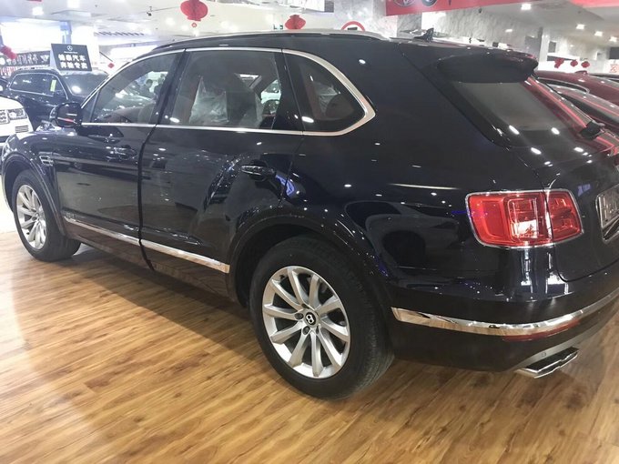 18款宾利添越4.0T柴油版 越野爆惠价开启-图3