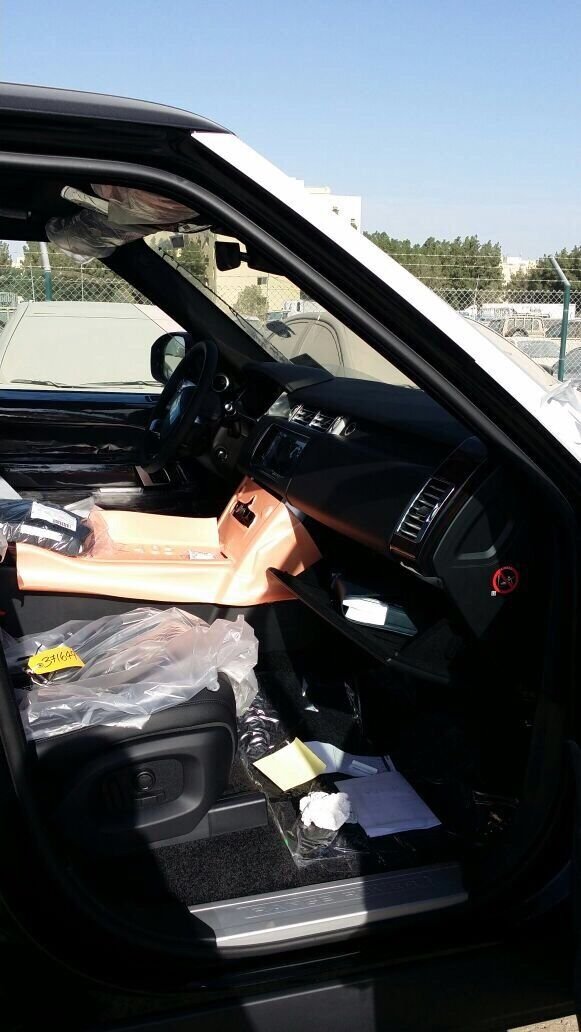 18款路虎揽胜行政 HSE汽油中东配置丰富-图4