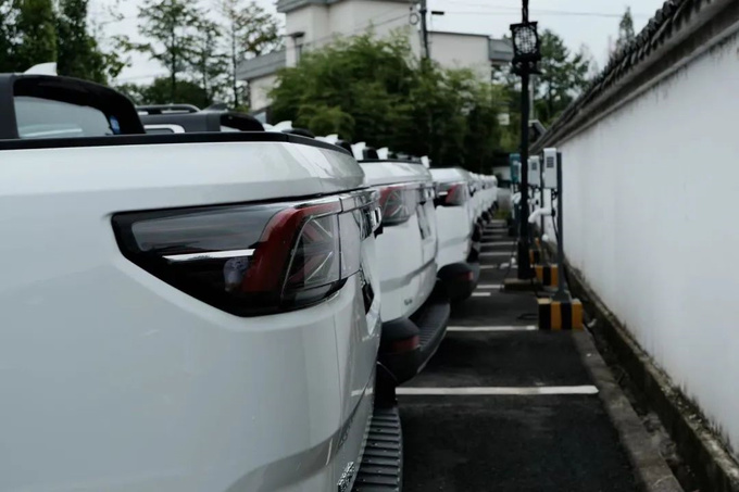 涉水深度超电动悍马首款四驱电动皮卡将上市零百加速4秒级-图5