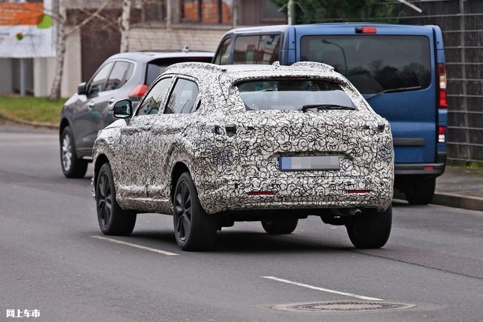 本田全新HR-V内饰曝光本月亮相/搭2.0L引擎-图8