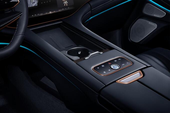 全球豪华旗舰整装出发星途揽月国际版重磅上市-图4