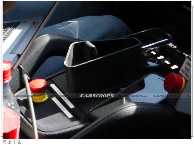 保时捷全新卡宴曝光入门搭3.0T/内配双液晶屏幕-图9