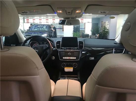 18款奔驰GLS450暖心价 三排七座空间设计-图5