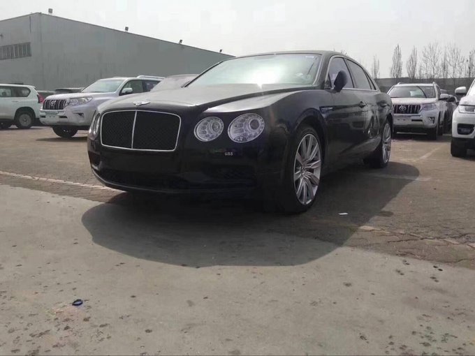 18款宾利飞驰V8S 五座豪轿单选配置奢华-图2