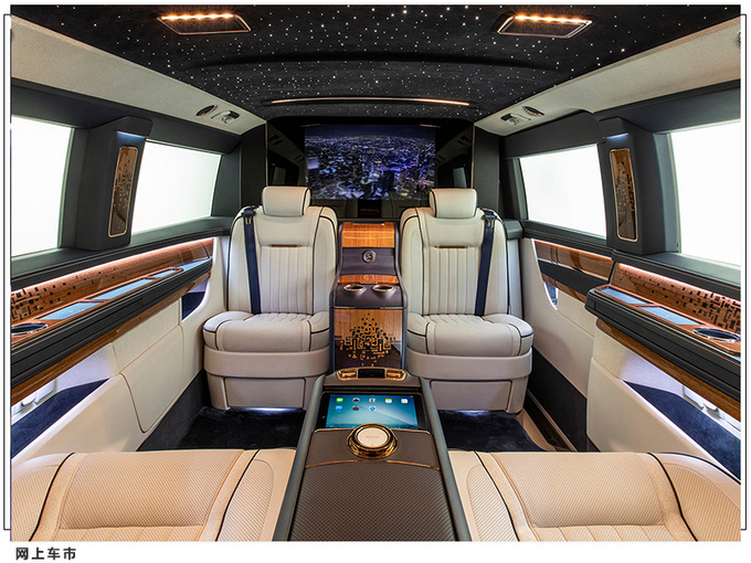 奔驰V级手工定制版 配咖啡机和冰箱/采用高端皮革-图2