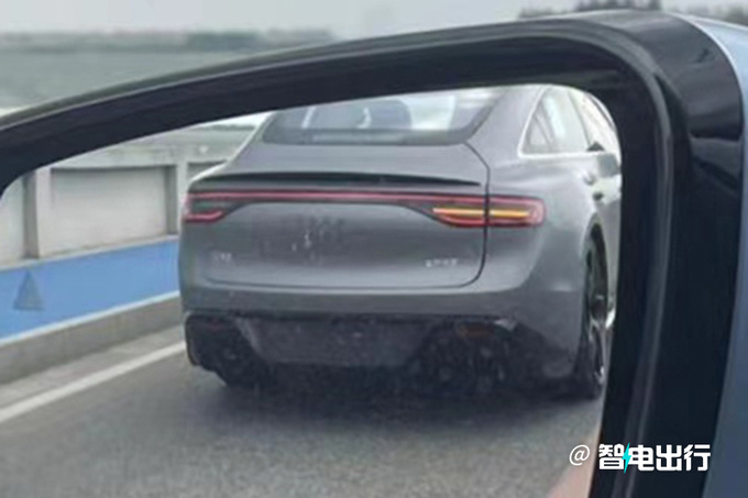 华为首款轿跑路试实拍搭问界M5同款尾灯 9月发布-图5