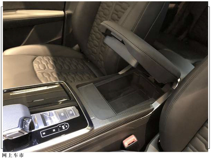 奥迪高性能SUV进店实拍 搭V8引擎/全黑外观设计-图6