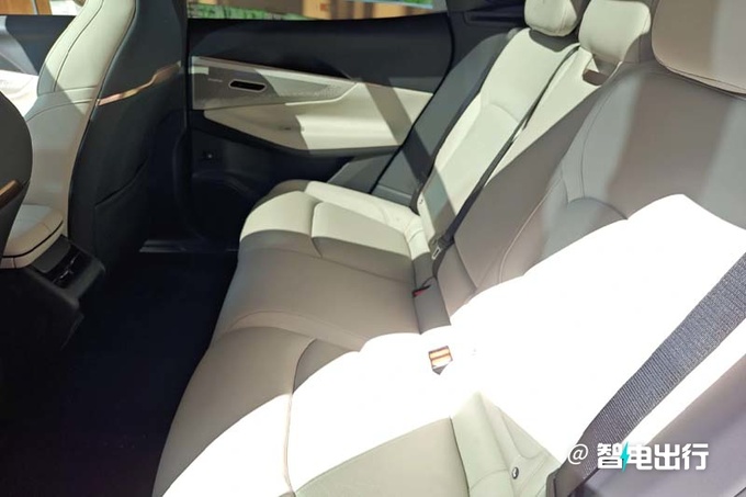 领克08十月上市搭魅族车机+自研芯片 预计19万起-图10