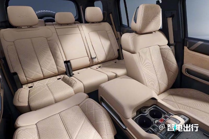 方程豹豹8 6/7座內(nèi)飾實(shí)拍下月盲訂 預(yù)計(jì)38.98萬(wàn)起-圖4