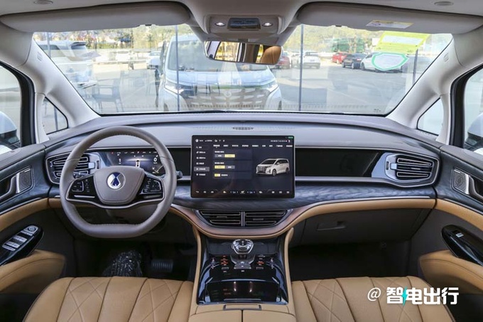 腾势D9新车型售35.58万元纯电续航98km 支持快充-图6