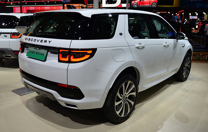 路虎发现运动版P300e上市 42.28万元 百公里油耗2L-图4