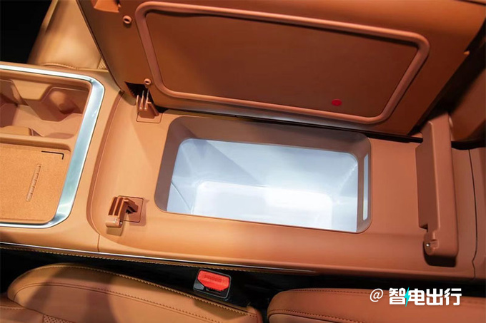 比預(yù)售便宜哪吒L純電售13.99萬(wàn)起新增黑色內(nèi)飾-圖11