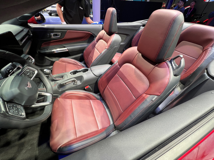 2024北京车展传奇再现全新福特Mustang敞篷版实拍体验-图16
