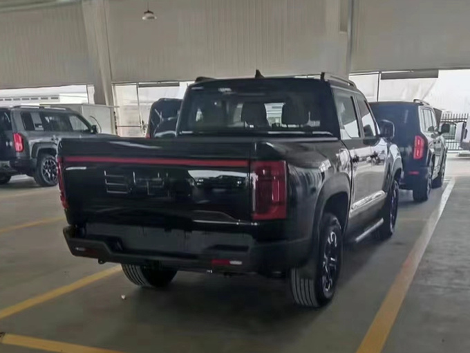 比亞迪皮卡實拍曝光撞臉福特F-150閃電這價格你滿意嗎-圖4