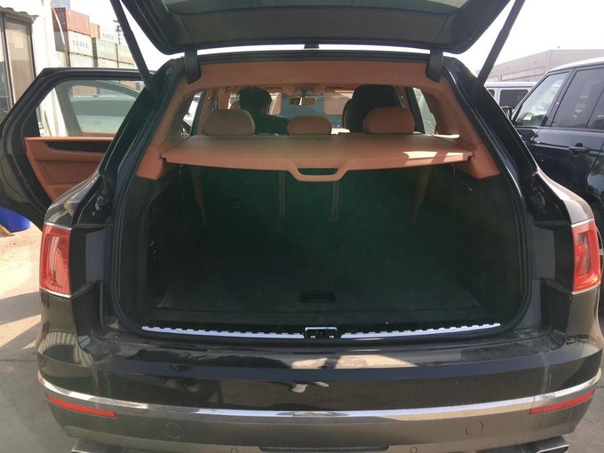 18款宾利添越4.0柴油五座 全球最奢华SUV-图9