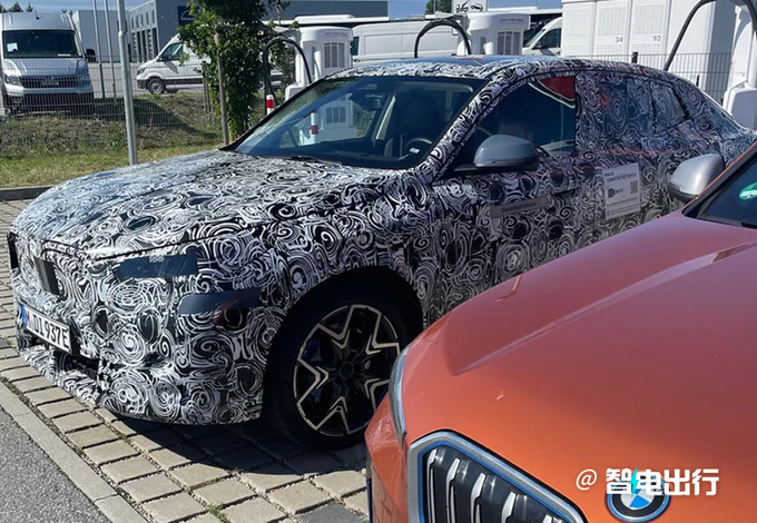 宝马全新SUV发布时间确认停售燃油车型/内饰翻新-图2