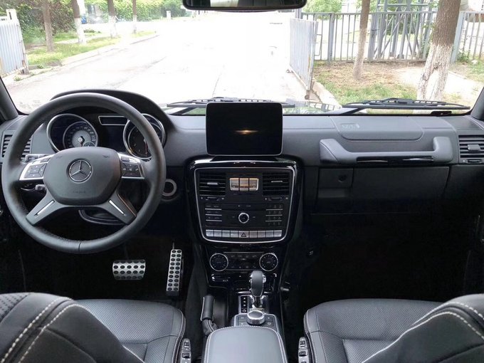 奔驰G500现车 津港19寸AMG熏黑轮裸利售-图5