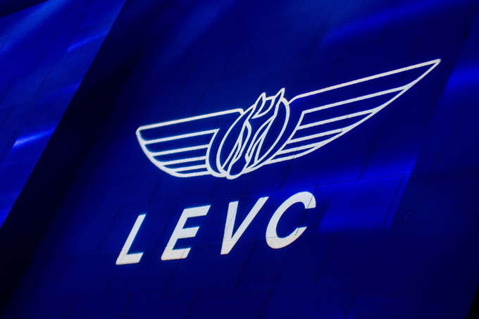 解锁新时代MPV美学 LEVC L380纯电8座豪华MPV设计有何不同-图2