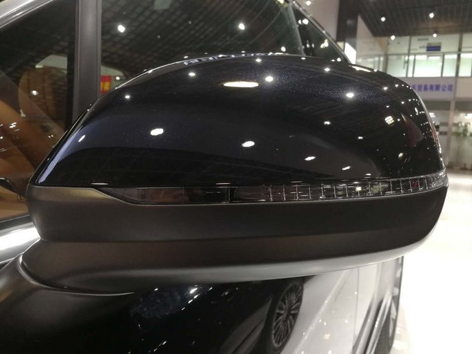 18款宾利添越4.0T柴油V8 五座越野引骚动-图8