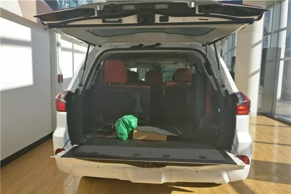 18款雷克萨斯LX570豪华大气 升级不加价-图7