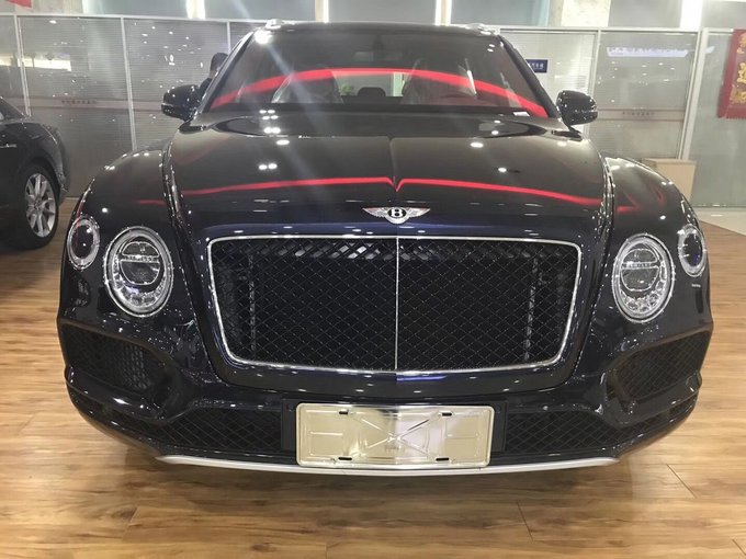 18款宾利添越4.0T柴油版 越野爆惠价开启-图2