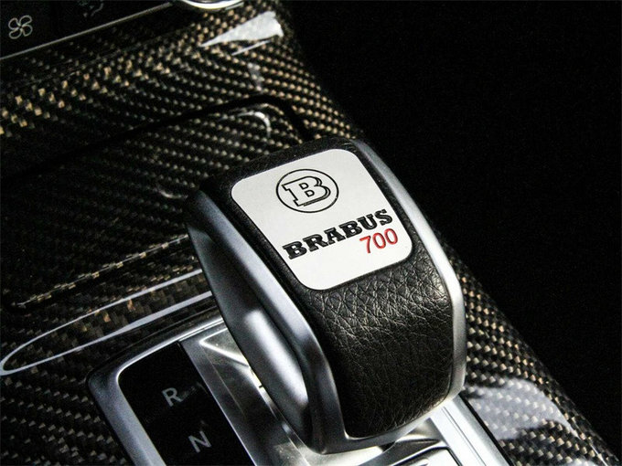 奔驰G500改装BRABUS 咄咄逼人气势越野车-图5