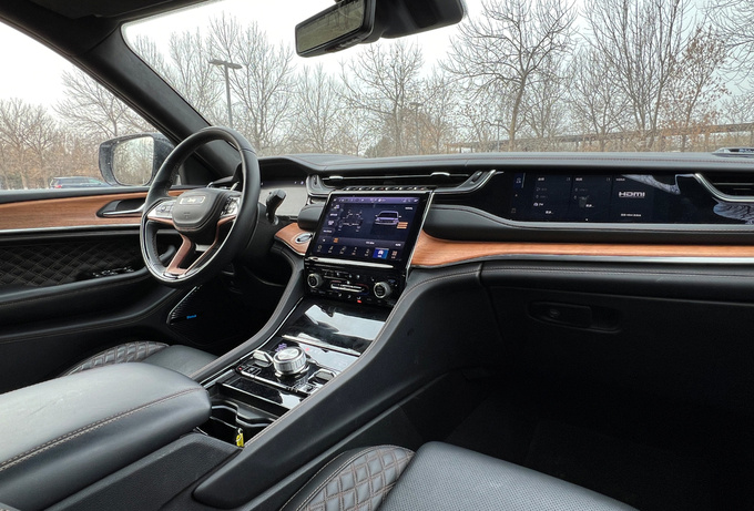 《豪华180》全新大切诺基4xe能否成为越野传奇的新篇章-图16