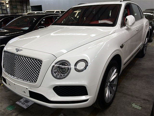 实拍18款宾利添越 最帅气SUV津港大放价-图2