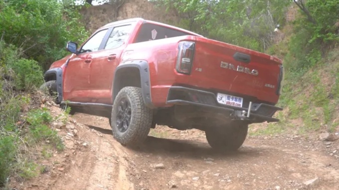 高性能才是王道推荐三款高人气越野皮卡配置都很硬核-图6