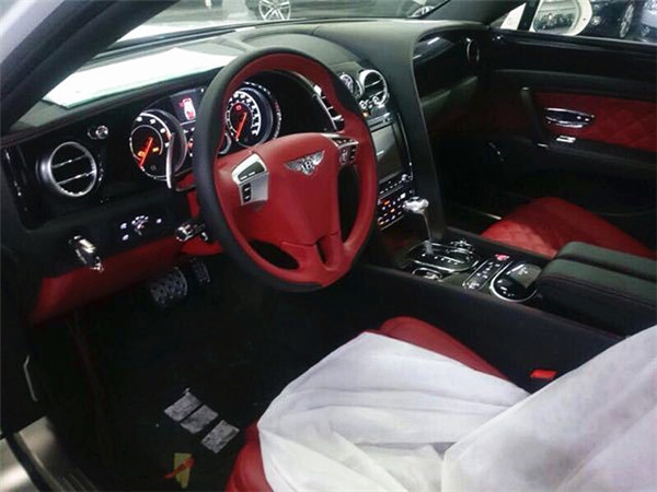 津门18款宾利飞驰V8S 大量现车抵港价格-图4