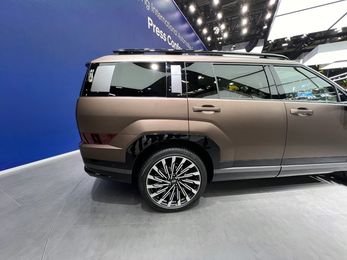 2024北京车展全新现代胜达实拍体验硬朗与温馨的完美组合-图7