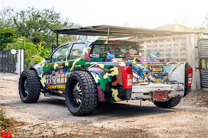 皮卡不拉货而是这样玩泰国爆改五十铃D-MAX-图2