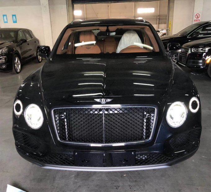 18款宾利添越4.0T柴油V8 惊艳奢华复古感-图2