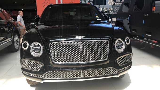 18款宾利添越市场价 柴油版四座奢华SUV-图4