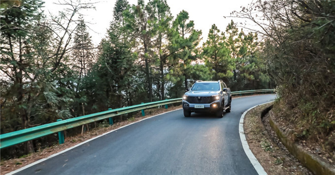 长安猎手正式上市13.99万元起全球首款超级增程皮卡填补空白-图10